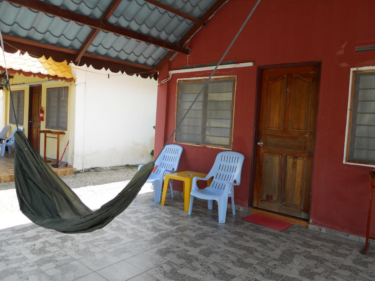 Rainbow Lodge Пантай Ченанг Екстериор снимка
